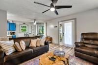 Cabin with Spectacular View with HOT TUB in the Smoky MTNS - Chambres d'hôtes Sevierville