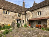 Historic Malthouse Village location near Bath (sleeps 7-14) - B&B Norton St Philip