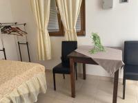 B&B Kotor - Экономичная студия с тенистым патио вблизи пляжа - Bed and Breakfast Kotor