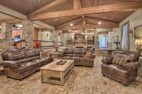 Dularge Grand Villa - Steps to Marina and Fishing! - B&B Theriot