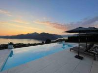 Luxury villa with private pool - B&B Iseo