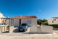 Apartment Maja - B&B Petrcane