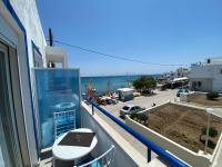 Monolocale con Vista Mare Parziale (3 Adulti)