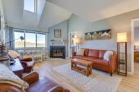 Ski-InandOut Granby Condo with Mtn Views and Balcony! - B&B