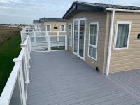 Nature Retreat, Luxury Lodge with Hot Tub, Seal Bay - B&B
