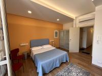 Dreibettzimmer mit eigenem Bad