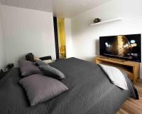 Moderni huoneisto loistavalla paikalla - 65’Smart TV, nopea netti - Ferienwohnung