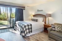 B&B Traverse City - Grand Traverse Bay Waterfront Condo - Bed and Breakfast Traverse City