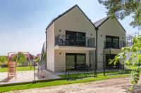 Apartamenty w sam las by KLIF Ustka - apartament dwupoziomy z klimatyzacją, balkonem i widokiem na las - B&B