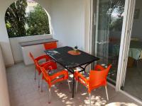 Comfort Two-Bedroom Apartment with Terrace and Sea View