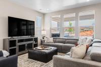 Family Desert Oasis home - B&B