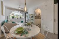 in front of the pool, large terrace, elegant & confortable, Wi-Fi - Chambres d’hôtes