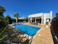 B&B Senhora da Luz - Spacious 3 bedroom villa with pool - Bed and Breakfast Senhora da Luz