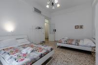 Apartment mit Balkon