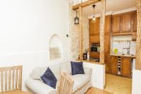 Charming with Terrace in the Heart of the 17th - Ferienwohnung