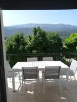 LA MAISON DE PAPOU La Vigne A NANS LES PINS 83860 - B&B Nans-les-Pins