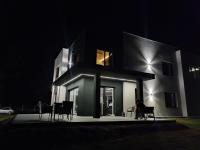 Modern Rancho - apartamenty nad rzeką, przy stadninie koni - Bed and Breakfast Kruszyna