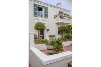 Charming Coastal Townhouse at The Majestic - B&B Kalk Bay