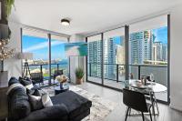 Corner condo w/ Unrivaled views - B&B
