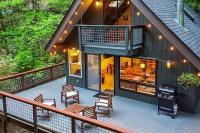 B&B Bellingham - Bellingham A-Frame - Hot tub & Firepit - Bed and Breakfast Bellingham