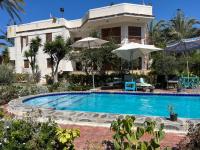 5 bdr family villa with private pool and new AC, 5 min from beach - B&B