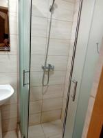 Vierbettzimmer mit Bad