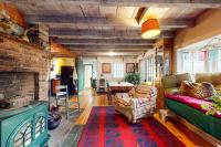 Spacious and Historic Plainfield Home with Yard! - Chambres d’hôtes Plainfield