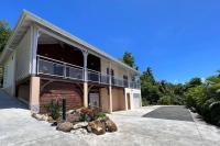 Villa Lorevana piscine privée et vue mer à Deshaies - B&B Deshaies