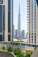 Three-Bedroom Apartment with Burj Khalifa View