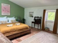 Zimmer mit Kingsize-Bett