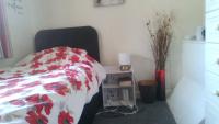 Small but bright single room not far from City Centre - B&B