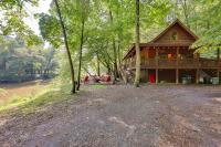 Riverfront Ellijay Cabin with Deck and Pool Access! - B&B