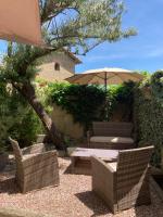 Le Logis des Remparts à l'intérieur de la Cité médiévale, Jardin privé, Parking inclus - Chambres d'hôtes Carcassonne