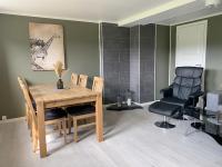 Moderne og familievennlig sokkelleilighet for opptil 6 personer, Gratis parkering & elbillading - B&B Mo i Rana