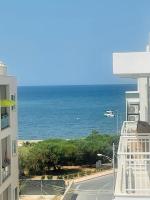 Side-seaview apartment near beach and close to St. Julians - B&B