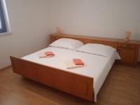 Seaview Apartment Maki with 2 bedrooms a private balcony and parking garage - Chambres d’hôtes Makarska