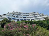 Spacieux appartement, grande terrasse, accès plage - B&B
