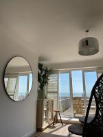 B&B Seaford - The Beach Box By Air Premier - Bed and Breakfast Seaford