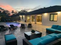 B&B Miami - Luxury Designer House with Heated Pool - Bed and Breakfast Miami