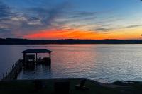 B&B Cross Hill - Lakefront Retreat with Private Dock and Boat Rental! - Bed and Breakfast Cross Hill