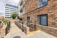 Stylish & Comfortable Top-Floor Flat in Harrow - B&B Londra