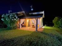 Villa con porticato sul prato - B&B Isola Albarella