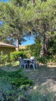En Drome provençale mazet de charme avec piscine - B&B
