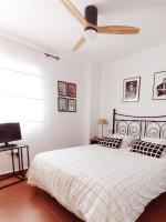 Deluxe One-Bedroom Apartment