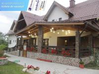 NUT HOUSE Retezat - B&B