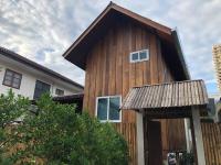 Wooden house in the centre of Chiangmai self-checkin - B&B