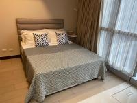 1 BR condo Uptown Parksuites BGC, high floor, morning sun - B&B Manila