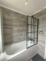 Comfortable Stay in 3 Bed House - Bed and Breakfast