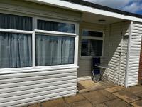 B&B Hemsby - 2 Bedroom Chalet Close to Beach - Bed and Breakfast Hemsby