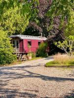 Luxurious 1930s Showman's Wagon - B&B